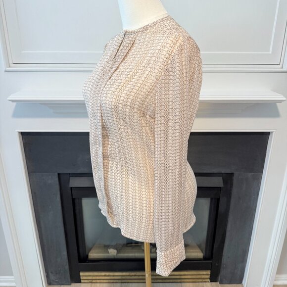 โจ Express Relaxed Portofino Blouse โ Geometric Metallic Print, Size S โจ - Picture 7 of 12